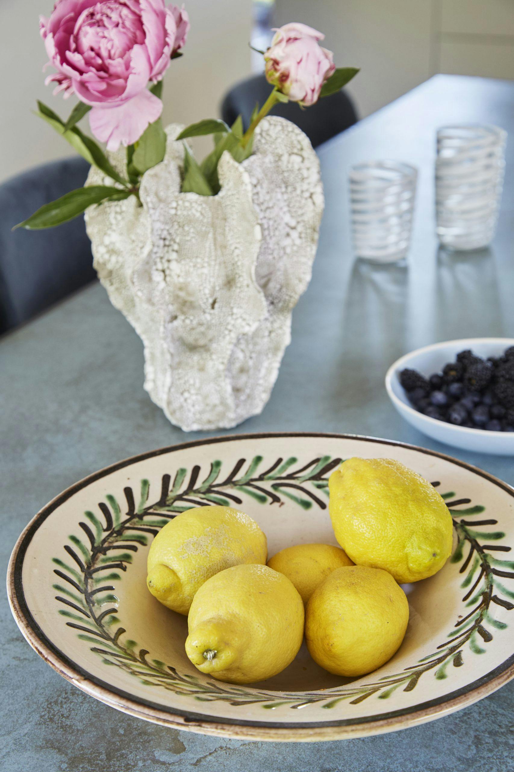 delmarbom2109007 GU8HjIsRga Vase fra Clay by Bond